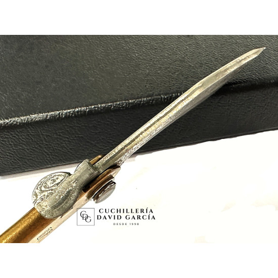 Navaja HigonoKami Kukri  Acero Damasco 71 Capas 