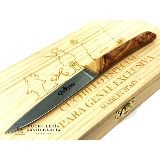 Juego de 6 cuchillos de mesa con mango de madera de olivo y caja de madera.