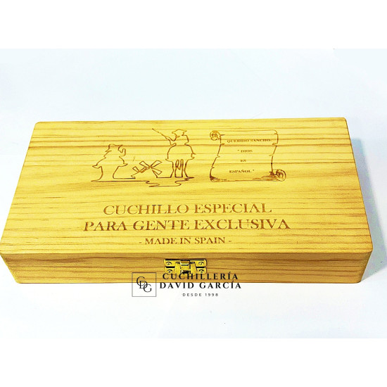 Juego de 6 cuchillos de mesa con mango de madera de olivo y caja de madera.