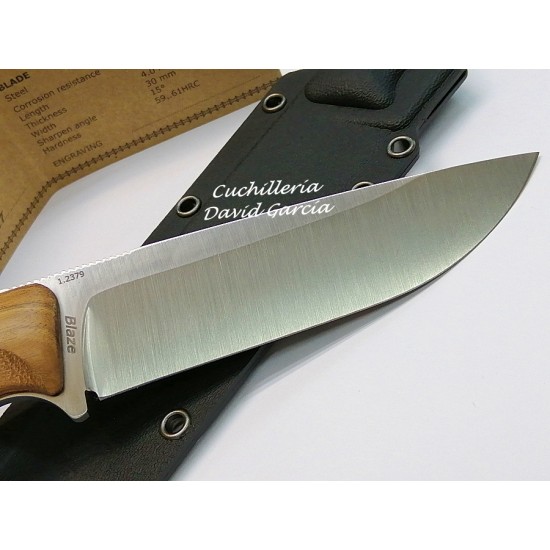 Manly Blaze Madera de Nogal acero D2 Manly Blaze Madera de Nogal acero D2